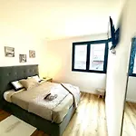 Cc Gaia Apartament Bicas